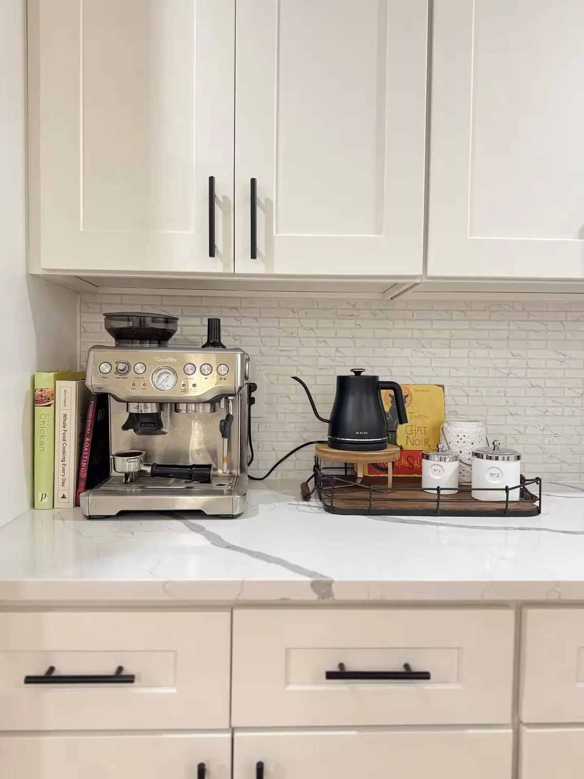 Espresso machine and coffee bar
